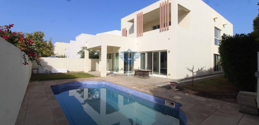 4 Bedrooms+Maid Room With Private Swimming Pool Villa For Rent in Al Mouj Close To The Beach.
