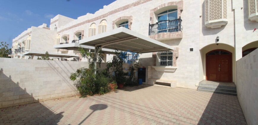 5 Bedrooms+Maid Room With Swimming Pool Villa For Rent in The Prime Location of Madinat Qaboos