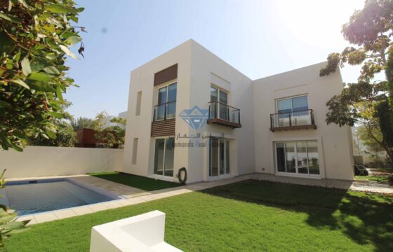 6 Bedrooms+Maid Room With Private Swimming Pool Villa For Rent in Al Mouj