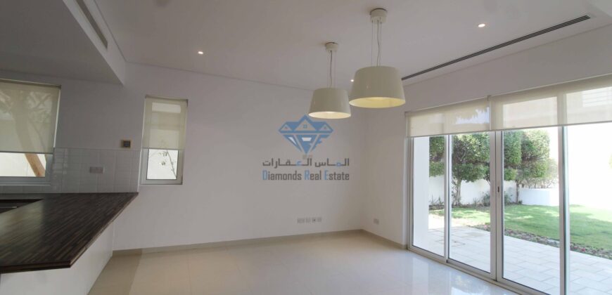 6 Bedrooms+Maid Room With Private Swimming Pool Villa For Rent in Al Mouj