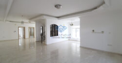 4 Bedrooms wonderful villa for Rent in Azaiba