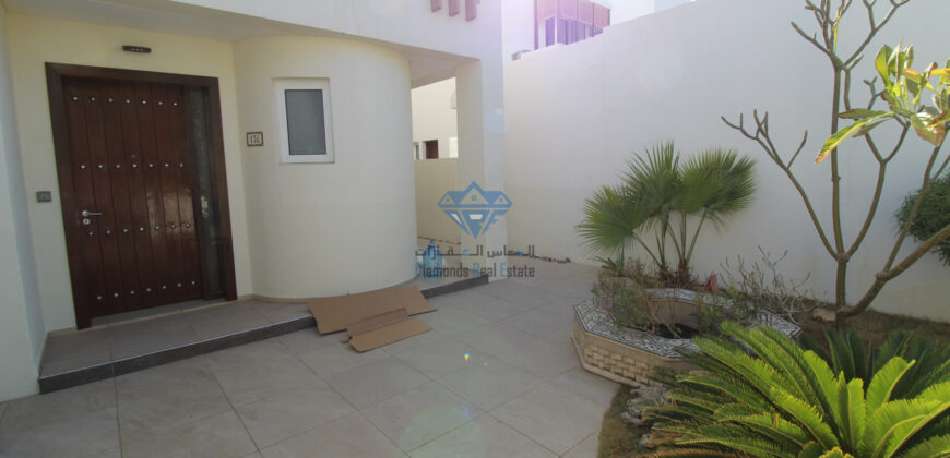 Beautiful 3 BHK + Maidroom Villa for Rent in Al Mouj