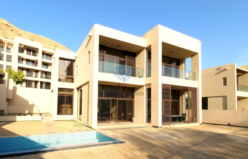 Luxurious and Beautiful 4 BR Villa for Sale in Muscat Bay(Zaha)