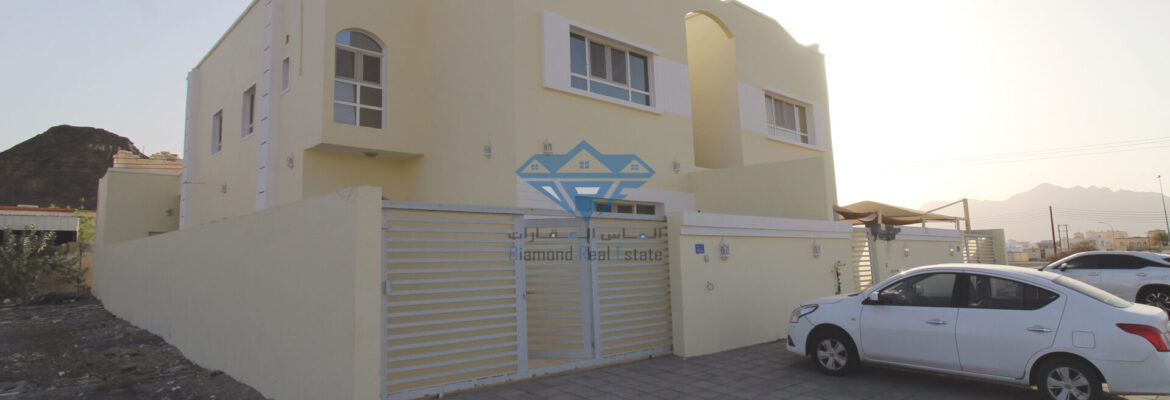 Brand new luxurious modern twin villa 4BR for sale in Amerat