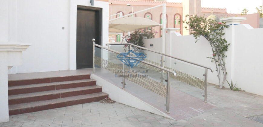 Luxury Independent villa with lifts for Rent in MQ.