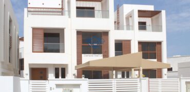 Beautiful 4 Bedrooms+Maid room Townhouse For Rent in Rabiat al qurum