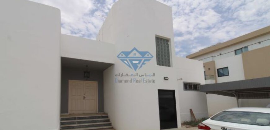 3BR+Maidroom Villa for Rent in Madinat Qaboos