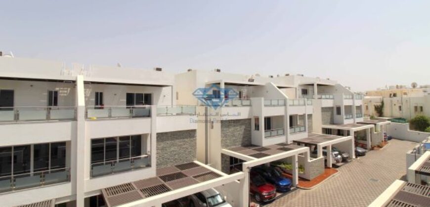 Luxury 5 Bedrooms + Maid Room Villa for Rent In Madinat al Ilam