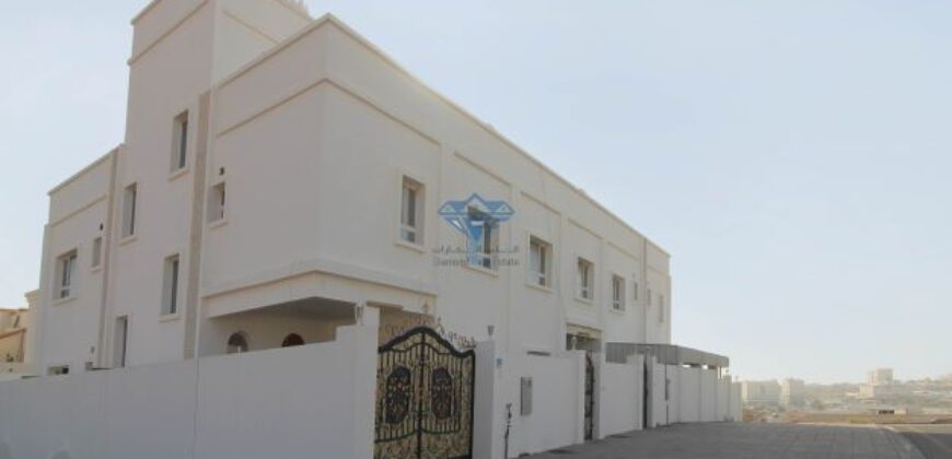Beautiful 5BR Villa for Rent in Ansab