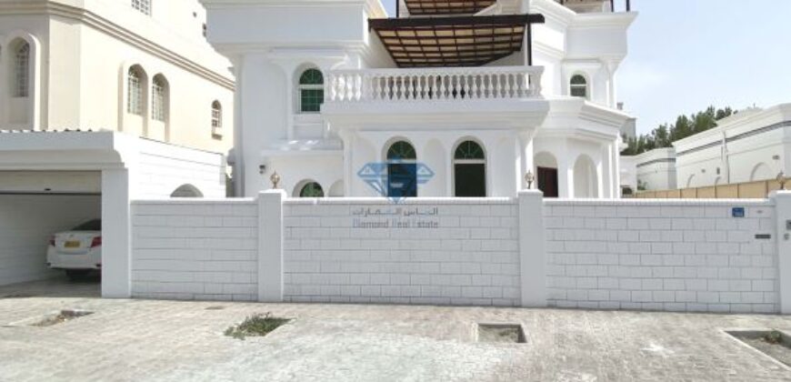 Spacious 5BR Standalone Villa for Rent in Azaiba