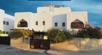 Beautiful 3BR Villa in Compound for Rent in Qurum