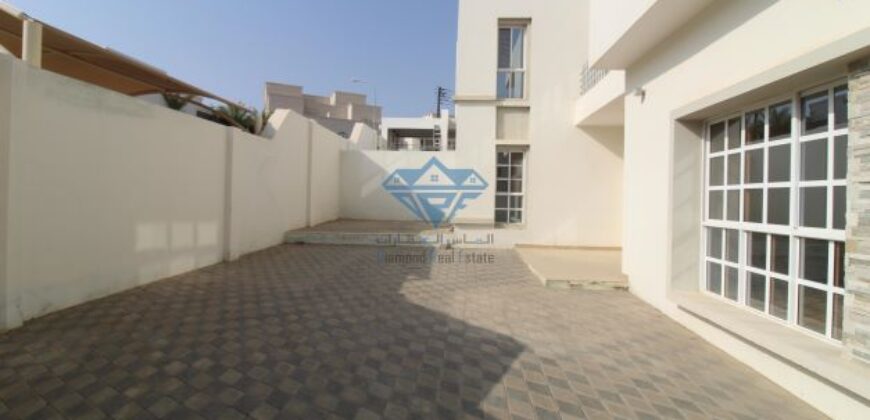 Well Designed Spacious 5BR+Maidroom Villa for Rent in Bosher