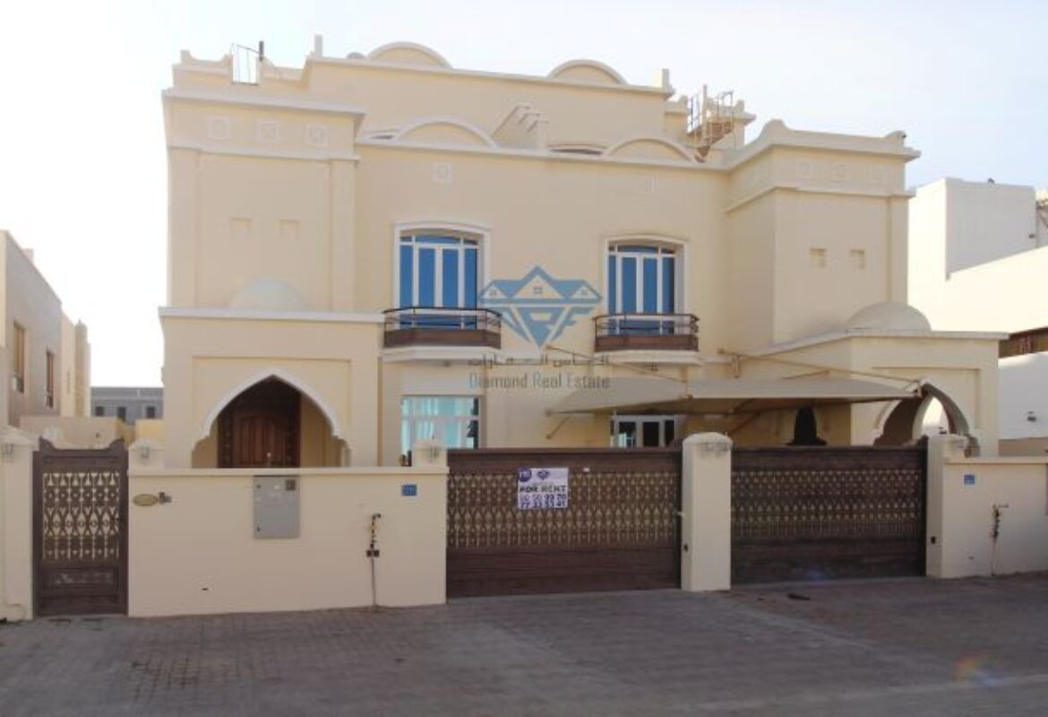 Beautiful 4BR+Maidroom Villa for Rent in Azaiba