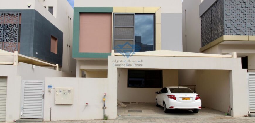 Beautiful 5BR Villa for rent in Bosher al Muna