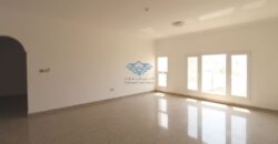 Beautiful 4BR+Maidroom Villa for rent available at the prime location of Mawaleh North which is easily approachable to beach by 2 minutes walk.