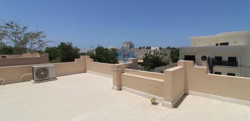 Beautiful 4BR+Maidroom Villa in Compound for Rent in Qurum