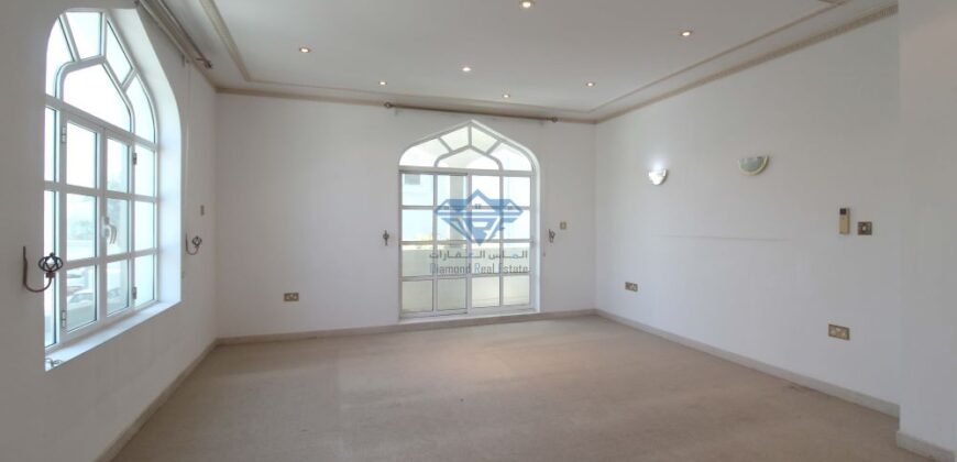 4BR+Maidroom Villa For Rent in Madinat Qaboos
