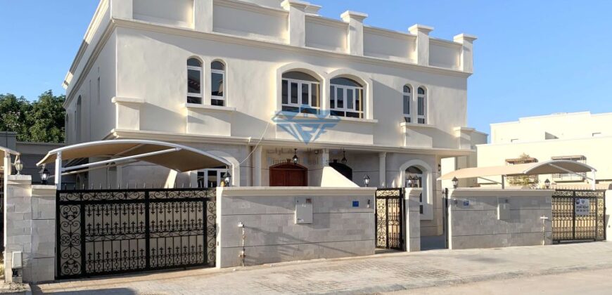 4BR villa for rent in mawaleh