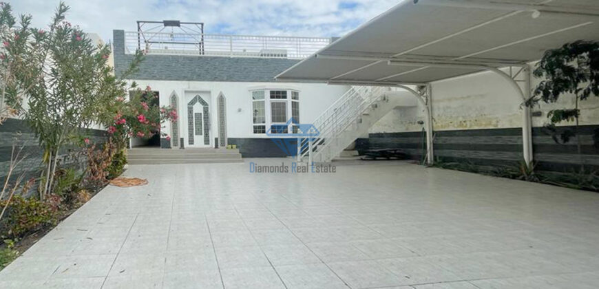 4BR+Maidroom Villa available for Rent in Madinat al Ilam