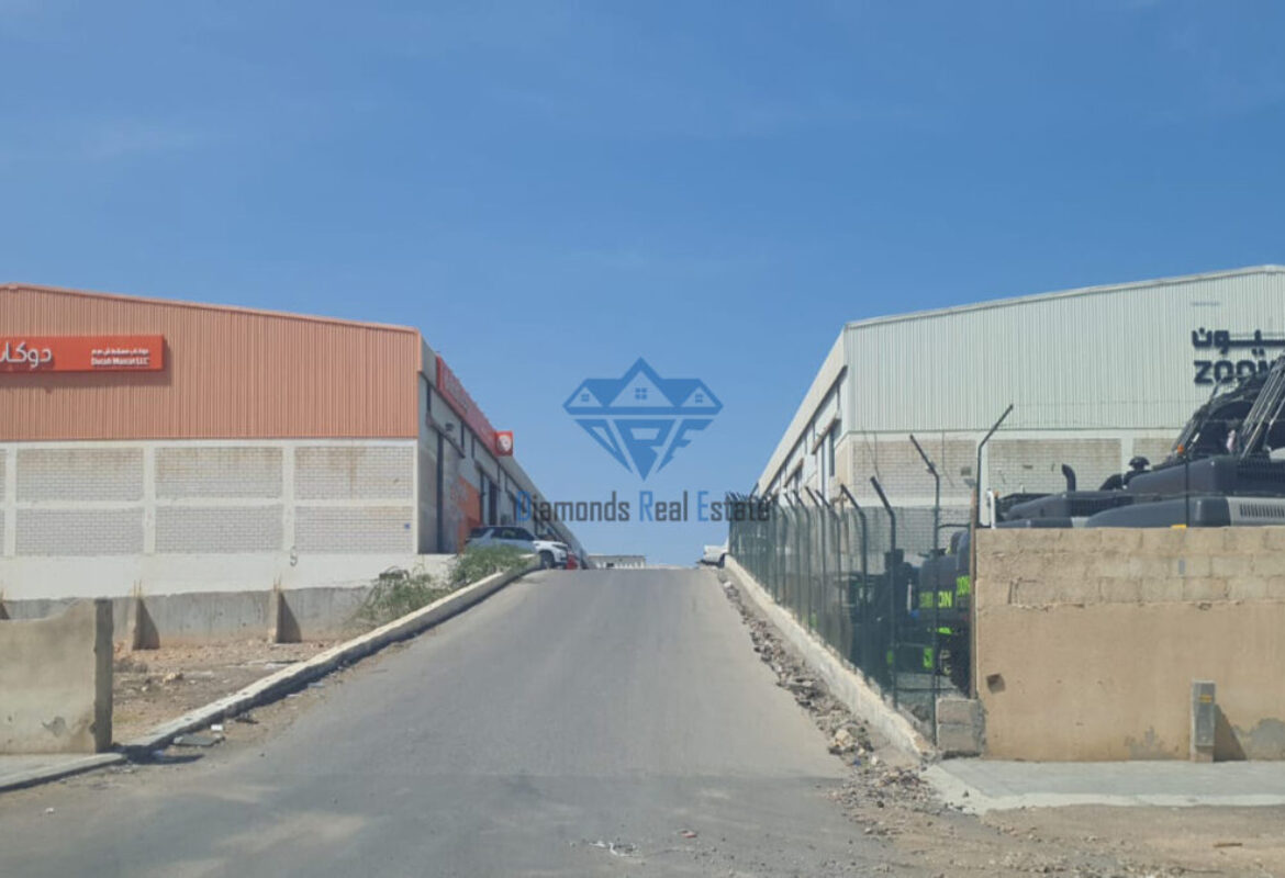 Big Warehouse 575sqm Available for Rent in Ghala