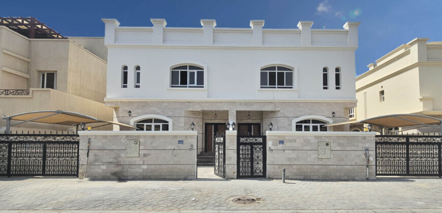 Beautiful 4-Bedroom Twin Villa for Rent in Al Mawaleh North