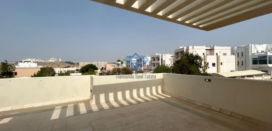 MQ Villa for Rent | 5 Bedrooms + Maid Room | Access to Pool & Gym