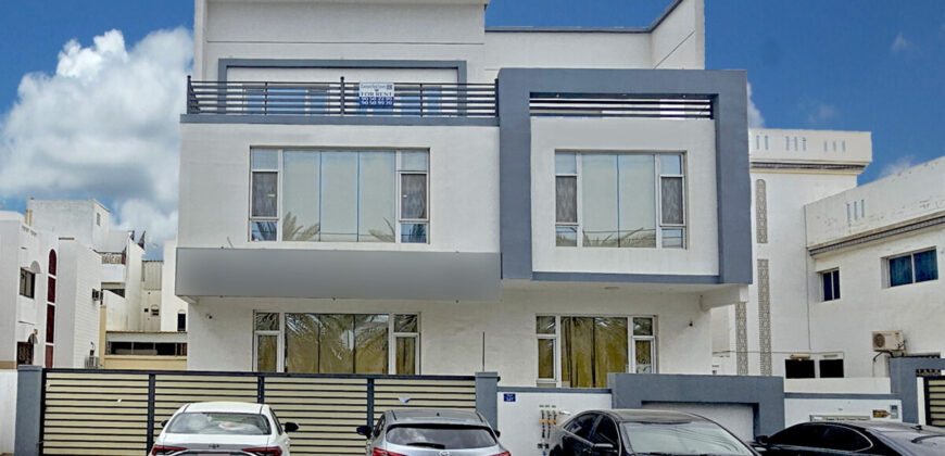 Penthouse for Rent in Al Khuwair– Commercial Space 