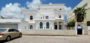 Spacious  5 Bedrooms +1 Maidroom Commercial Villa for Rent in Azaiba