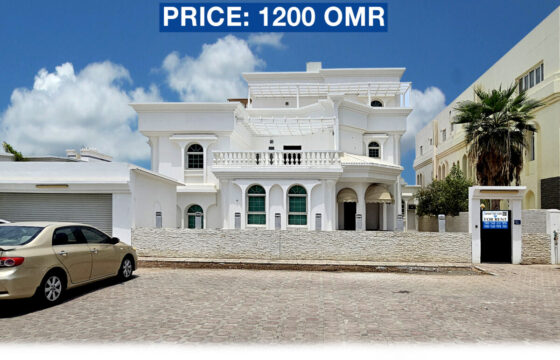 Spacious  5 Bedrooms +1 Maidroom Commercial Villa for Rent in Azaiba