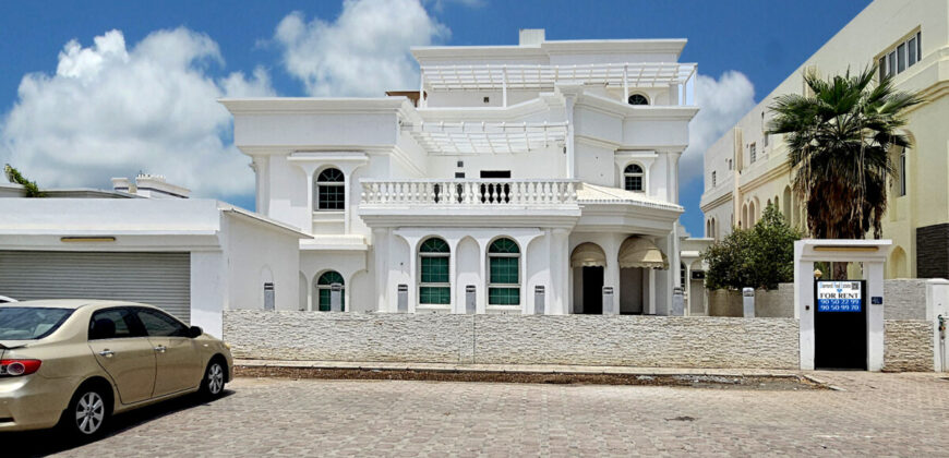 Spacious  5 Bedrooms +1 Maidroom Commercial Villa for Rent in Azaiba