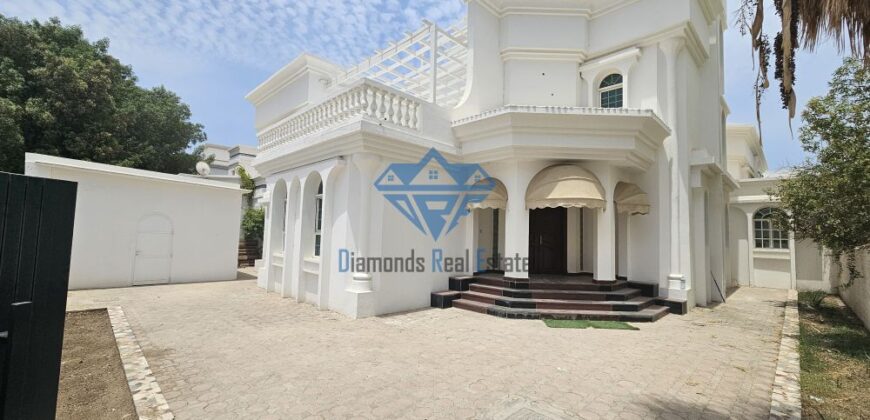 Spacious  5 Bedrooms +1 Maidroom Commercial Villa for Rent in Azaiba