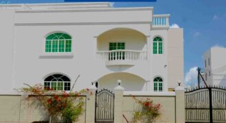 Big & Spacious Unfurnished 6 Bedrooms Commercial Villa for rent azaiba