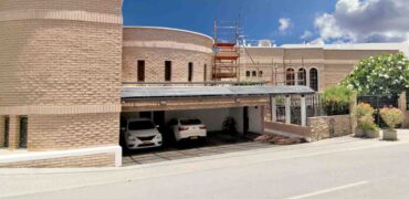 Beautiful & Spacious Semi Furnished 4BR Villa Available for Rent in Madinat sultan Qaboos