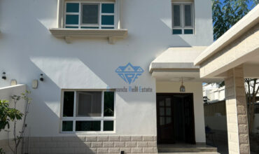 Spacious and well-maintained 4 bedrooms + 1 maidroom villa for rent in azaiba