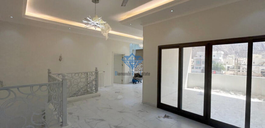 Spacious and well-designed 5-bedroom Twin villa for rent located in Bosher.