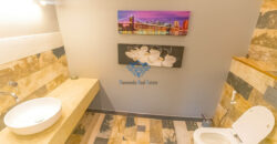 فيلا راقية في بوشر | 7 غرف نوم | مسبح خاص | تصميم واسع