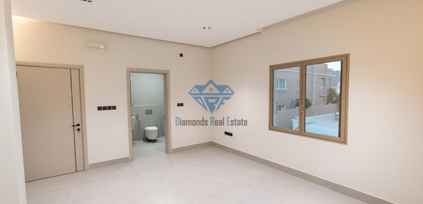 🏡 للبيع – فيلا فاخرة في بوشر العوابي