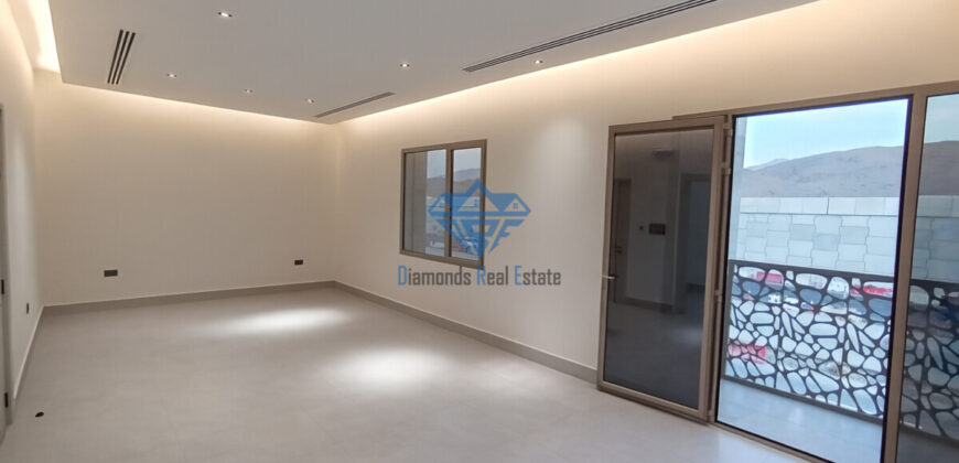 🏡 للبيع – فيلا فاخرة في بوشر العوابي