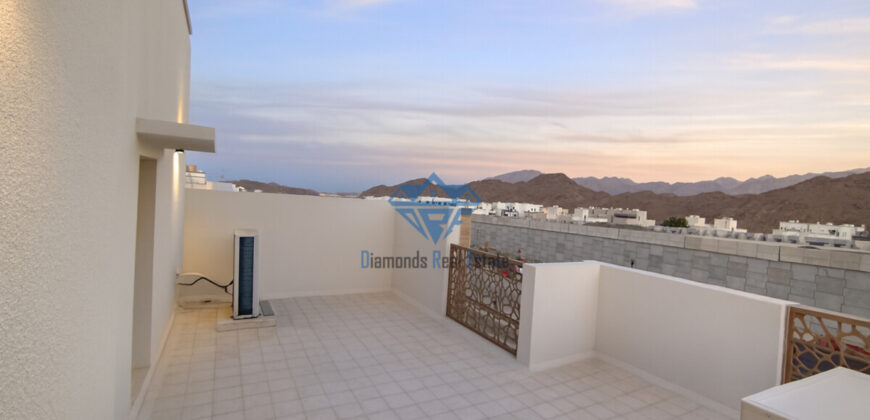 🏡 للبيع – فيلا فاخرة في بوشر العوابي