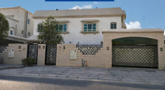 Spacious and well-maintained 4 bedrooms + 1 maidroom villa for rent in azaiba