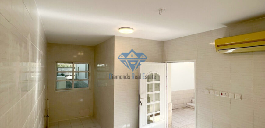 Spacious and well-maintained 4 bedrooms + 1 maidroom villa for rent in azaiba