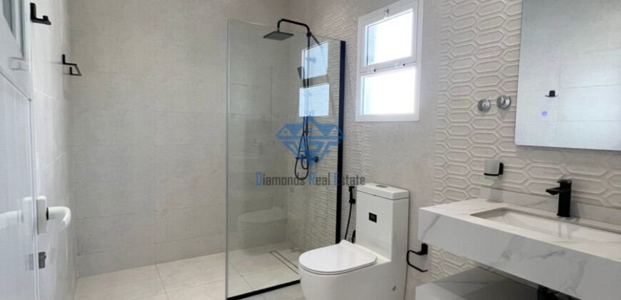 Spacious and well-maintained 4 bedrooms + 1 maidroom villa for rent in azaiba