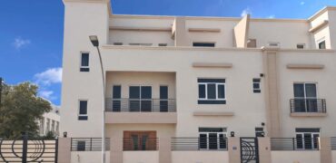 5BR+1Maidroom Twin Villa For Rent In North Azaiba