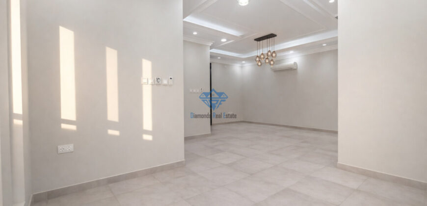 For Rent | Luxury 4Bedrooms + 1 Maidroom Villa in North Al-Mawaleh