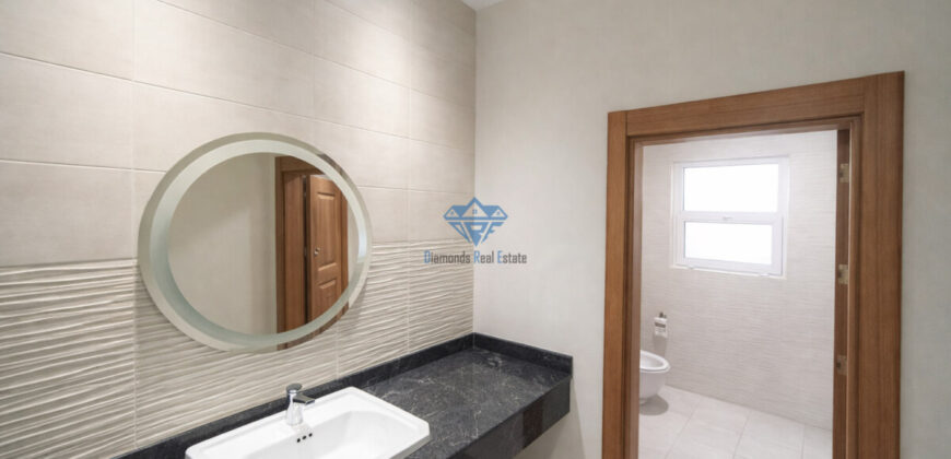 For Rent | Luxury 4Bedrooms + 1 Maidroom Villa in North Al-Mawaleh