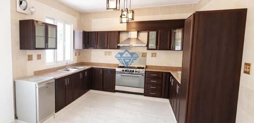 5BR+1Maidroom Twin Villa For Rent In North Azaiba