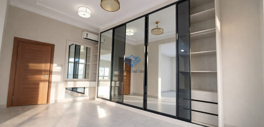 For Rent | Luxury 4Bedrooms + 1 Maidroom Villa in North Al-Mawaleh