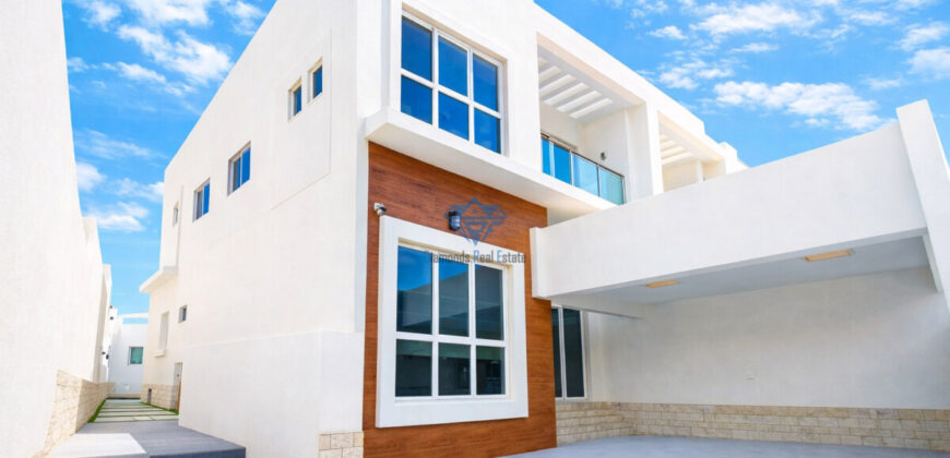 For Rent | Luxury 4Bedrooms + 1 Maidroom Villa in North Al-Mawaleh