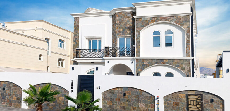 🏡 For Rent – Spacious 7+2 Bedroom Villa in Al-Ansab