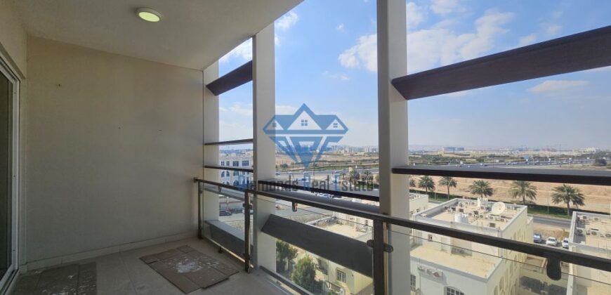 شقة جميلة للبيع في العذيبة 2غرف نوم